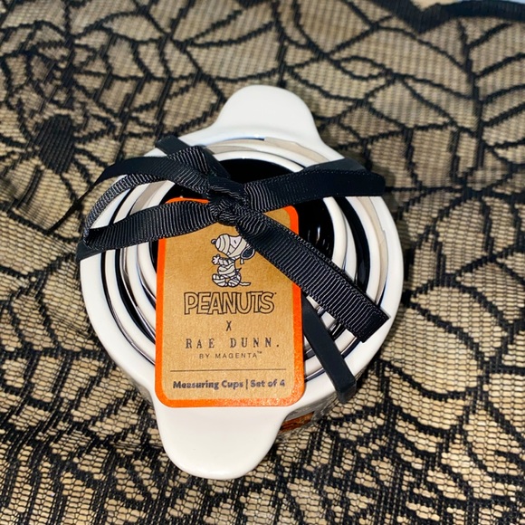 Rae Dunn Peanuts SNOOPY 2024 Halloween Measuring Cups - SET OF 4 - Boo Sign NWT - Picture 3 of 3